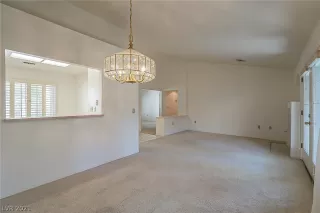 Photo #6: 2341337 Listing