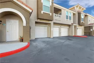 Photo #1: 2341398 Listing 