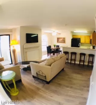 Photo #1: 2341399 Listing