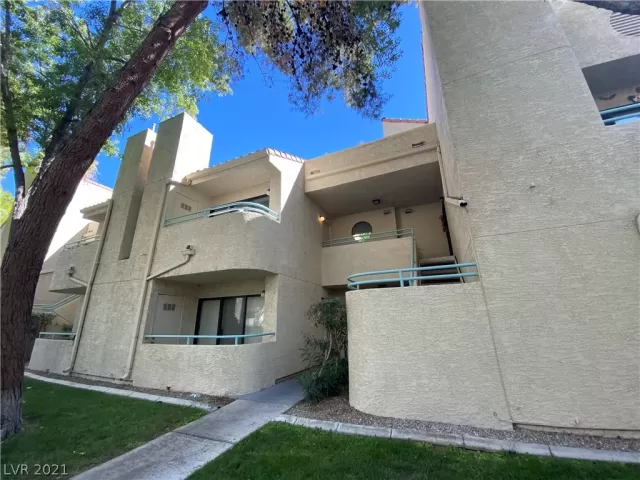MLS: 2341406 Condo For Sale