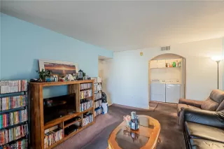 Photo #5: 2341415 Listing