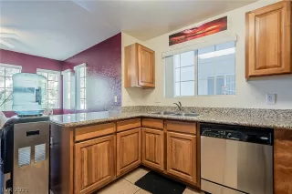 Photo #6: 2341415 Listing