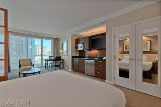 Photo #1: 2341416 Listing