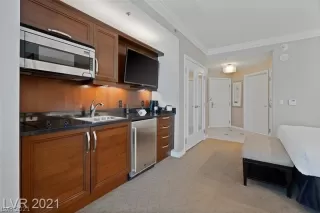 Photo #2: 2341416 Listing