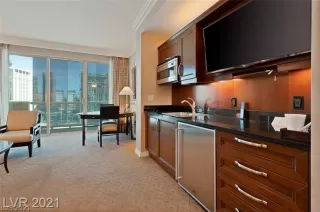 Photo #3: 2341416 Listing