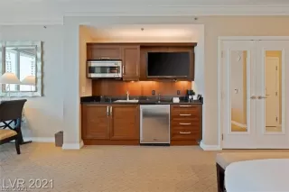 Photo #5: 2341416 Listing