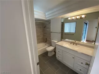 Photo #4: 2341427 Listing 