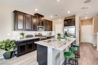 Photo #4: 2341474 Listing