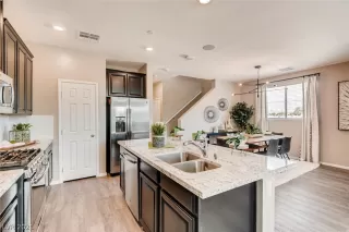 Photo #5: 2341474 Listing