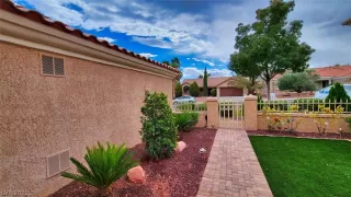 Photo #4: 2341480 Listing