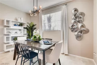 Photo #3: 2341489 Listing