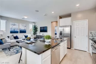 Photo #6: 2341489 Listing