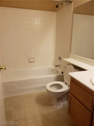 Photo #5: 2341497 Listing 