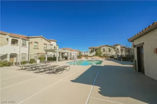 Photo #5: 2341503 Listing 