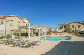 Photo #6: 2341503 Listing 