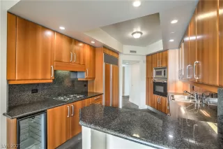 Photo #4: 2341550 Listing