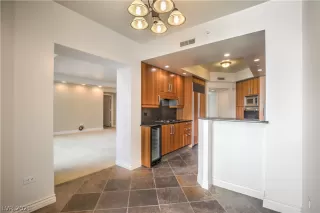 Photo #5: 2341550 Listing