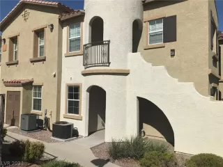 Photo #1: 2341560 Listing