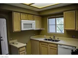 Photo #2: 2341572 Listing