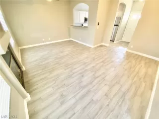 Photo #4: 2341587 Listing 