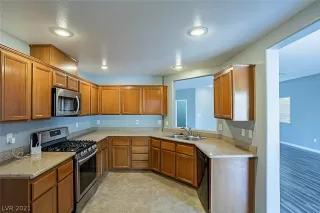 Photo #3: 2341609 Listing 