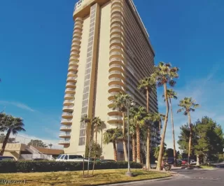 Photo #1: 2341620 Listing