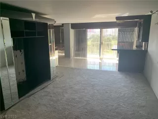 Photo #2: 2341620 Listing