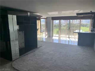 Photo #3: 2341620 Listing