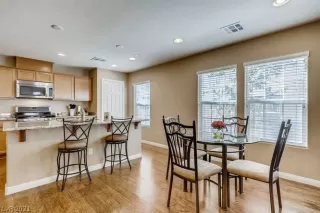 Photo #3: 2341628 Listing 