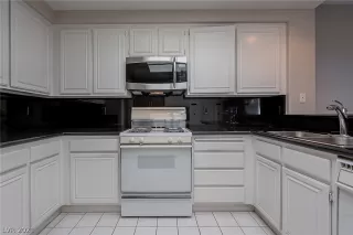 Photo #1: 2341652 Listing 