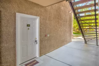 Photo #2: 2341662 Listing