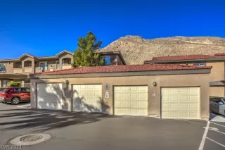 Photo #2: 2341679 Listing