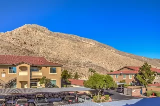 Photo #3: 2341679 Listing