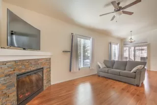 Photo #5: 2341679 Listing