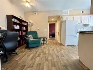 Photo #5: 2341705 Listing