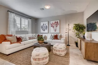 Photo #2: 2341708 Listing