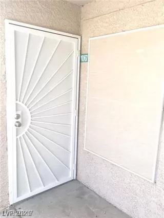 Photo #2: 2341712 Listing 