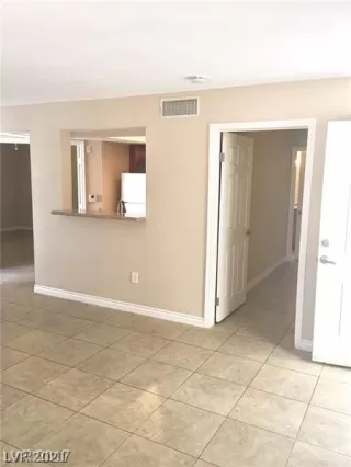 Photo #3: 2341712 Listing 