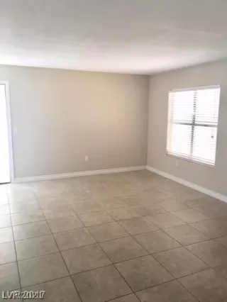 Photo #4: 2341712 Listing 