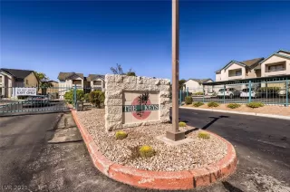 Photo #4: 2341728 Listing 