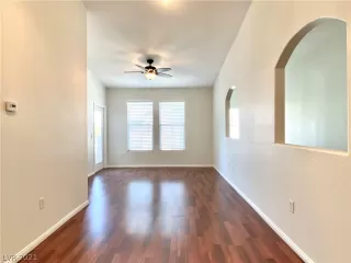 Photo #4: 2341775 Listing