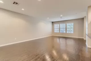 Photo #5: 2341793 Listing