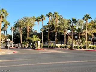 Photo #1: 2341823 Listing