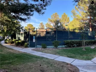 Photo #6: 2341823 Listing