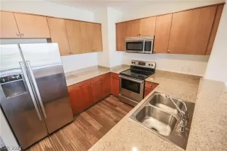 Photo #5: 2341835 Listing 