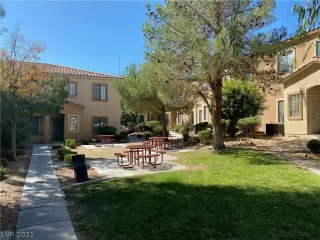 Photo #1: 2341863 Listing 