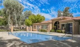 Photo #6: 2341863 Listing 