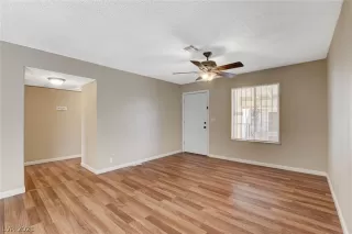 Photo #5: 2341870 Listing 