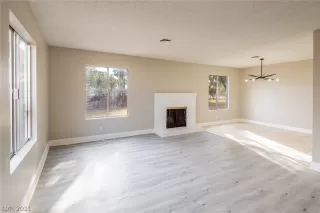 Photo #2: 2341884 Listing