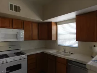 Photo #3: 2341897 Listing 